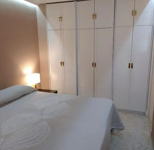 En Edificio Stella Maris Paseo Maritimo * فوينخيرولا